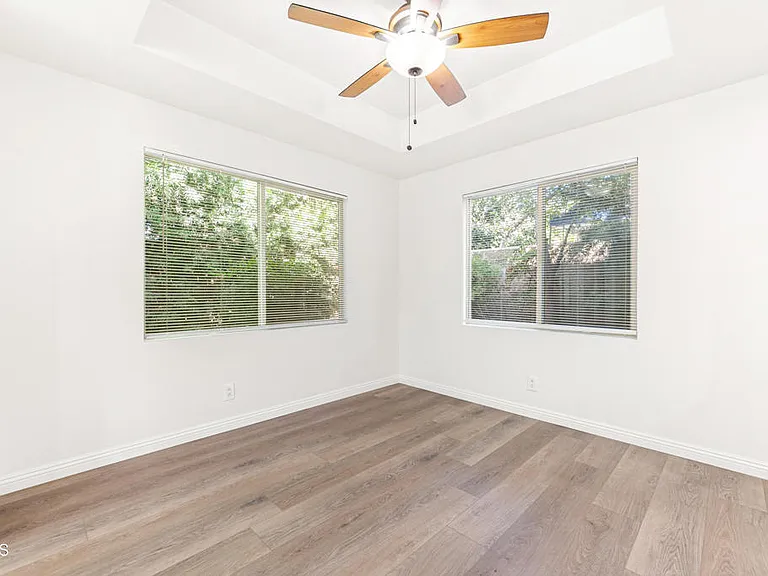 693 Cypress Ave — Photo 8