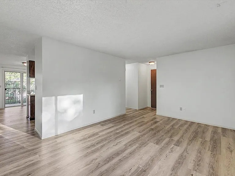 1079-1089 S Leadville Ave — Photo 4