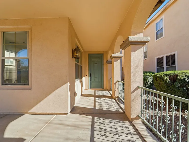 15391 W Dreyfus St — Photo 7