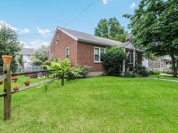 4th image of 244 Taylor Ave