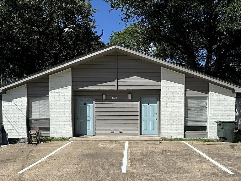 4123 Old Hearne Rd #B — Photo 1