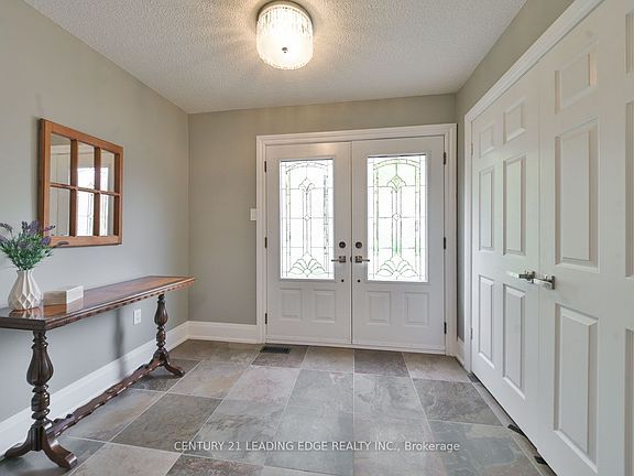 4th image of 131 Reeve Dr