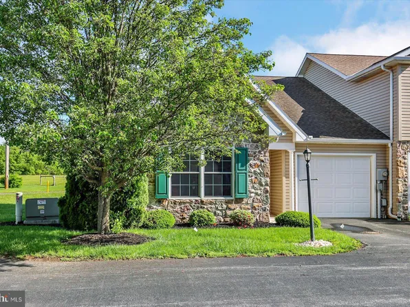 6 Oxen Ln, New Oxford, PA 17350