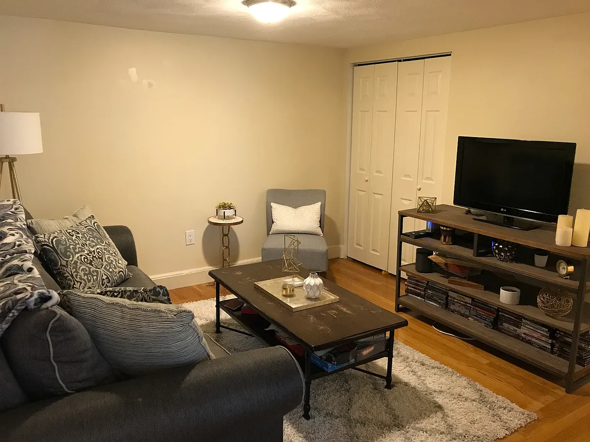 Building Photo - 137 Peterborough St #33