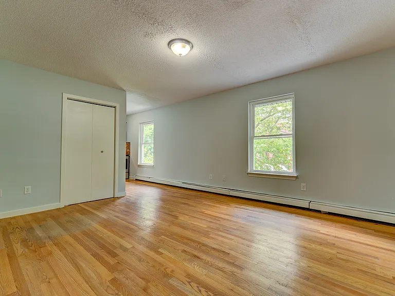 468 Mansfield St #8 — Photo 4
