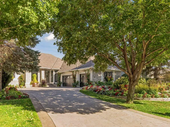 9061 Breckenridge Ln, Eden Prairie, MN 55347