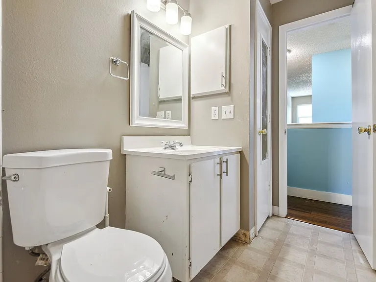 8218 Washington St #6 — Photo 17