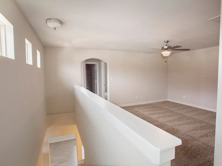 113 Lakeview Ct — Photo 11