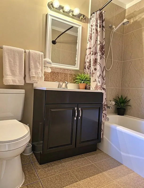 3 bed, 2.0 bath, 1189 sqft, $1,700 — Photo 2