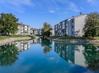 Lakeside Crossing at Eagle Creek Apartments and Townhomes, Indianapolis, IN 46254