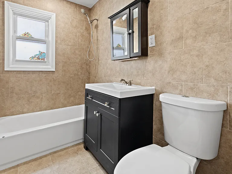 725 E Broadway #1 — Photo 17