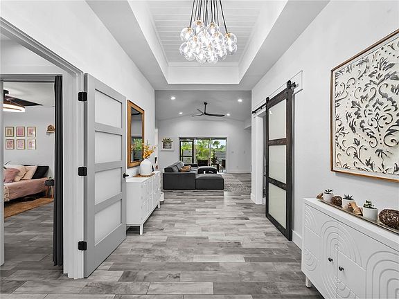 4th image of 7 LEEWARD LANE