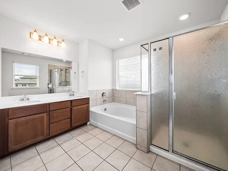 424 Princewood Dr — Photo 22