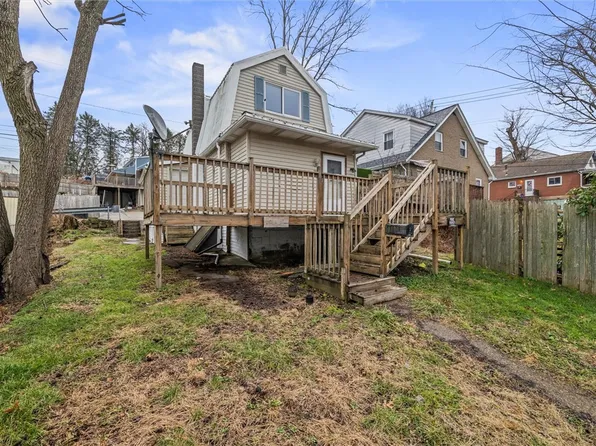 2004 Woodmont Ave, Arnold, PA 15068