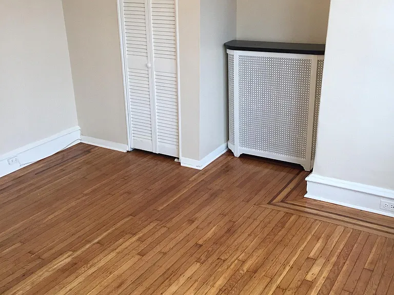 5417 Akron St #2 — Photo 3