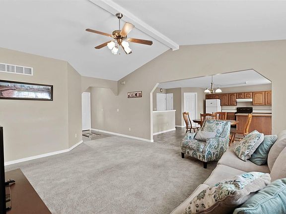 4th image of 220 Carrington Blvd