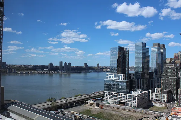 Rented by The Durst Organization | media 2