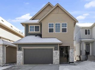 140 NW Copperhead Rd SE, Calgary, AB T2Z5G9