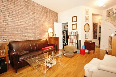 Rented by R New York