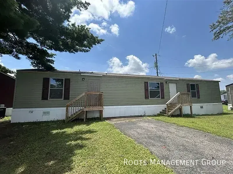 25 Riviera Courts Dr #25