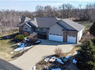 3135 Castleton Xing, Sun Prairie, WI 53590