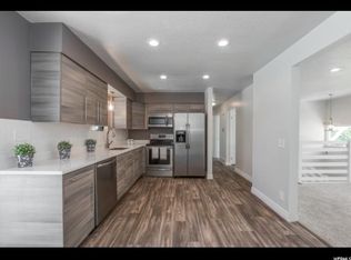6580 S Vinecrest Dr, Murray, UT 84121