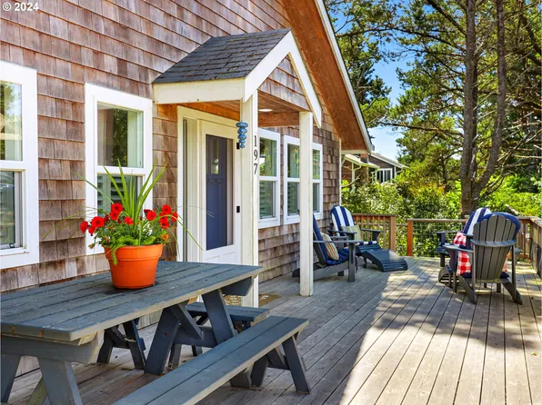 197 N Marion Ave, Seaside, OR 97138