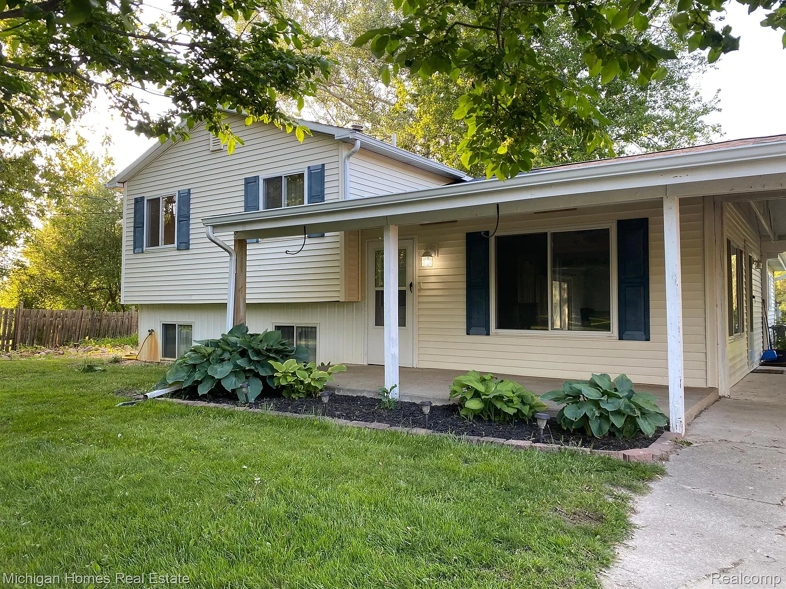 1233 Gage Rd photo 1