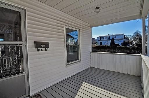 3rd image of 79 Cedar Rd N