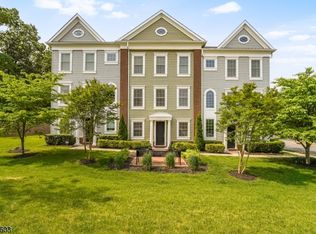 16 Roosevelt Dr, Wood Ridge, NJ 07075