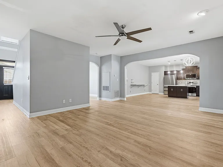 1541 Gallant Fox Ct — Photo 25