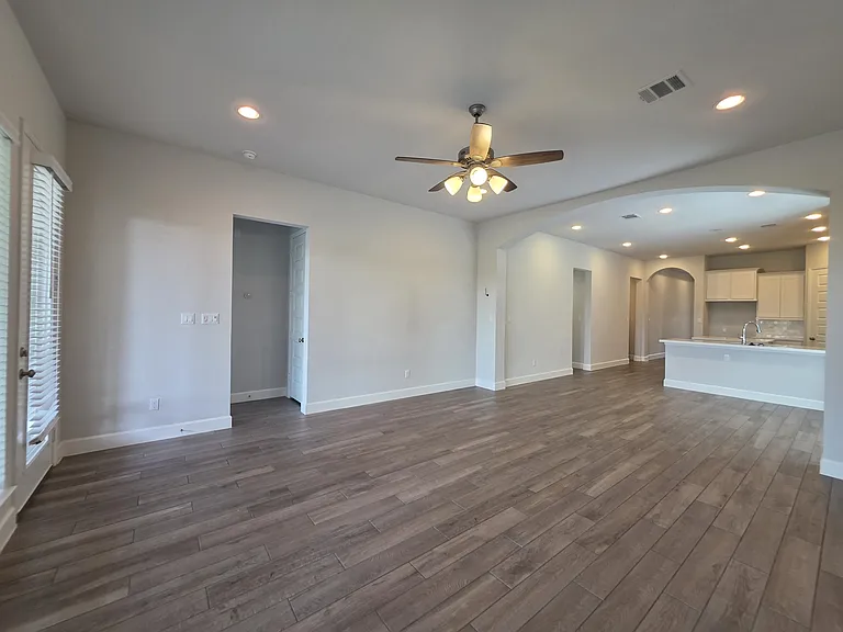 116 Rosemary Ct — Photo 16
