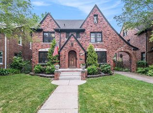 1210 Grayton St, Grosse Pointe Park, MI 48230