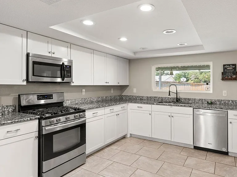6005 Blair Oaks Dr — Photo 12