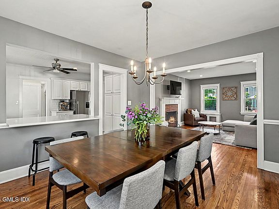 4th image of 158 Courtland Hill St