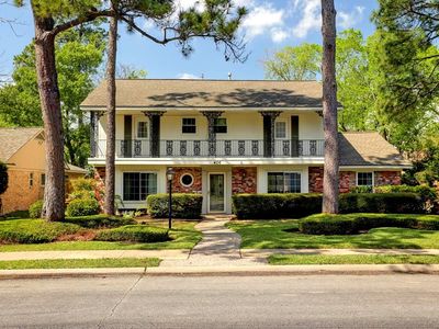 406 Walnut Bend Ln, Houston, TX, 77042