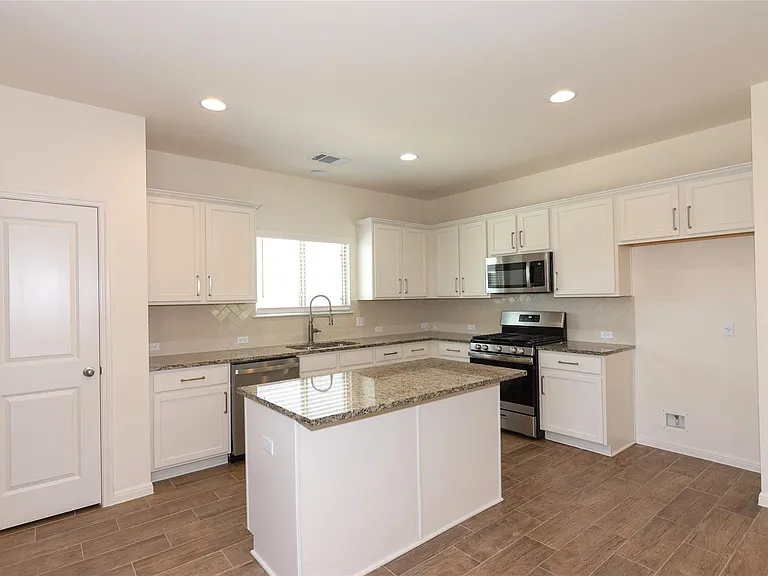 1732 Lakota Ln — Photo 10