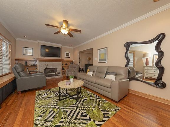 4th image of 2197 Cottage Grove Dr