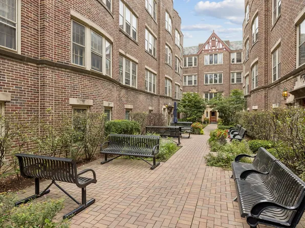 1130 Washington Blvd APT 3A, Oak Park, IL 60302