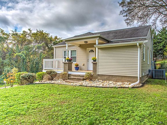 2nd image of 4709 Ivey Ln