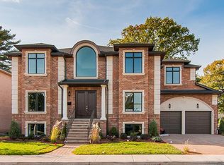 1355 Abbott Blvd, Fort Lee, NJ 07024