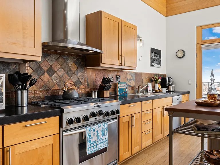 1010 Marquez Pl #L — Photo 3