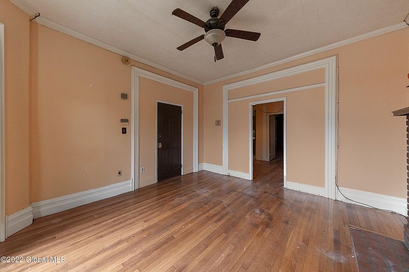5th image of 271 Western Avenue Avenue