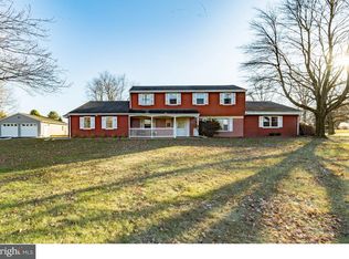 205 Pheasant Ln, Newtown, PA 18940