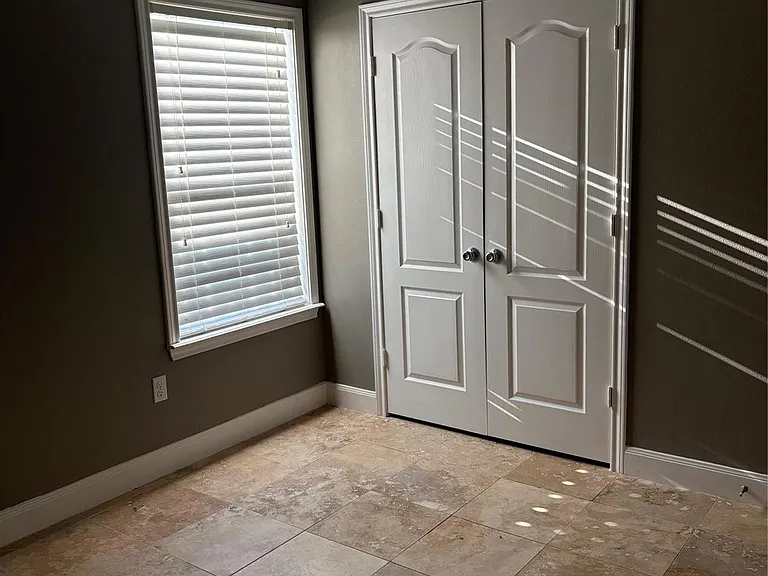 307 Covecrest Dr #B — Photo 4
