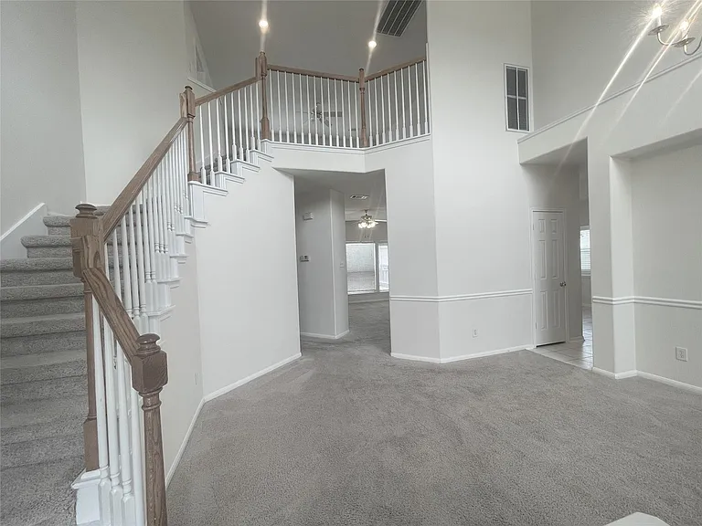 18807 Harbor Key Cir — Photo 3
