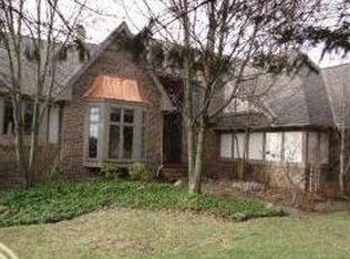 10783 Wellington Ct, Plymouth, MI 48170