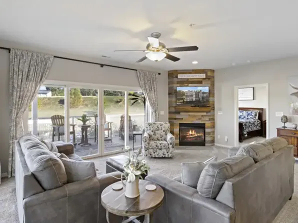151 Upper Monarch Cove Dr Unit 1C, Lake Ozark, MO 65049