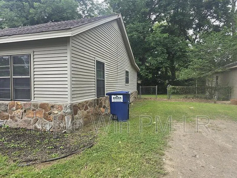 104 E Georgia St — Photo 6