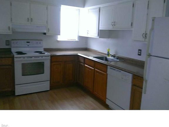 4th image of 1363 E Tanners Creek Dr